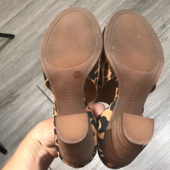 Lucky Brand “LK-JUNAI” Leopard Print stacked Heel Peep Toe Heels size 5.5 - Picture 9 of 9